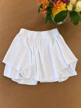 Juga White Athletic Tennis Skort with Built-In Shorts | Size Medium